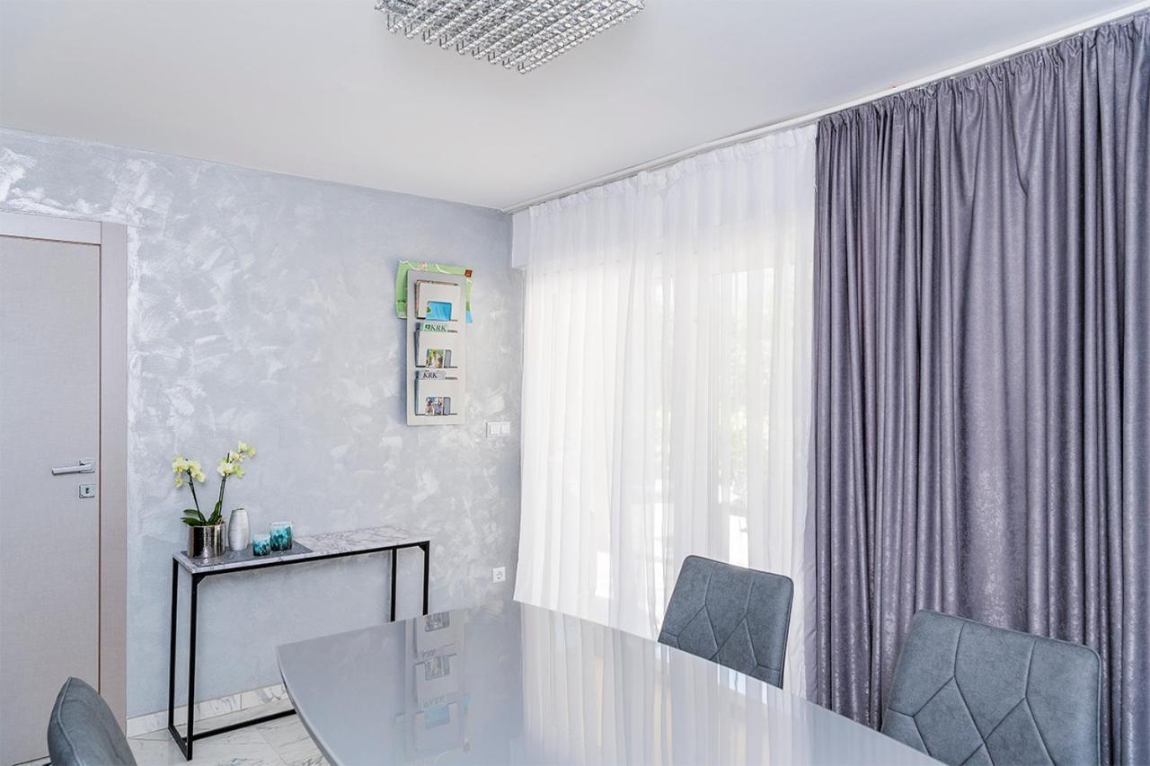 קרק Apartments Petra Krk מראה חיצוני תמונה