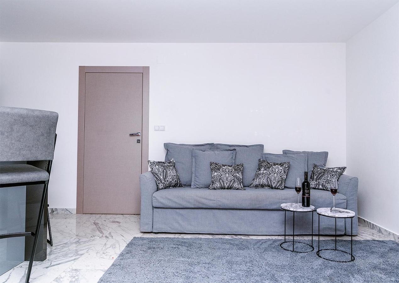 קרק Apartments Petra Krk מראה חיצוני תמונה
