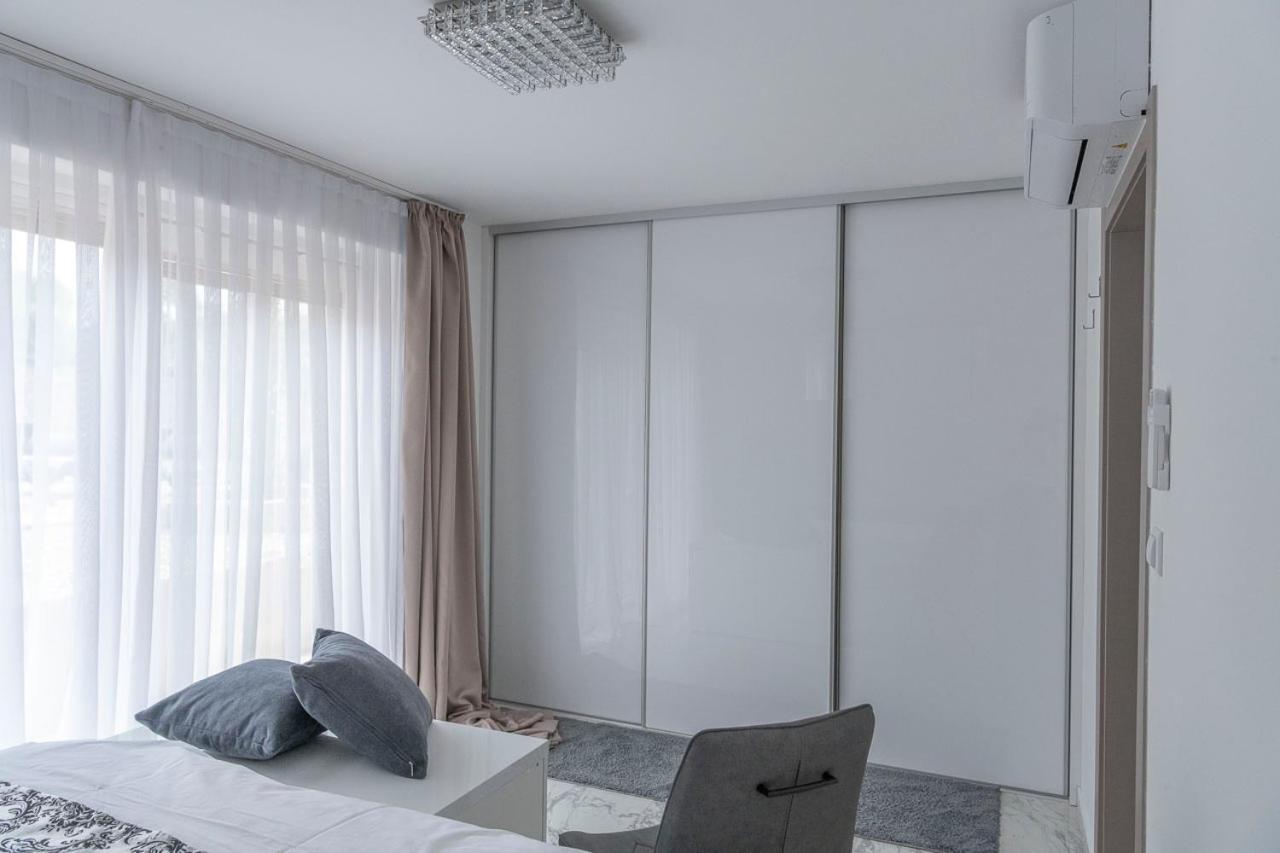 קרק Apartments Petra Krk מראה חיצוני תמונה