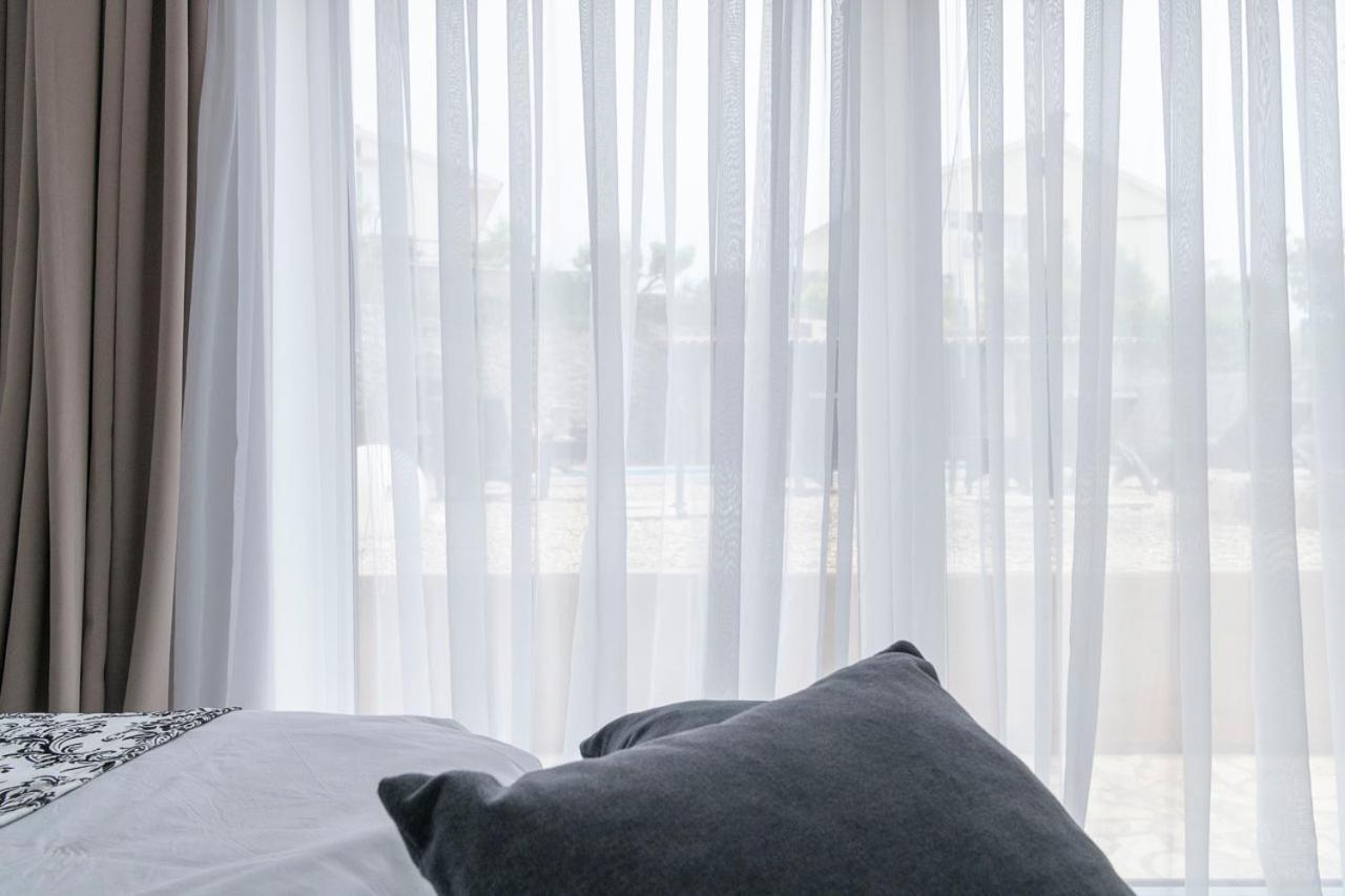 קרק Apartments Petra Krk מראה חיצוני תמונה