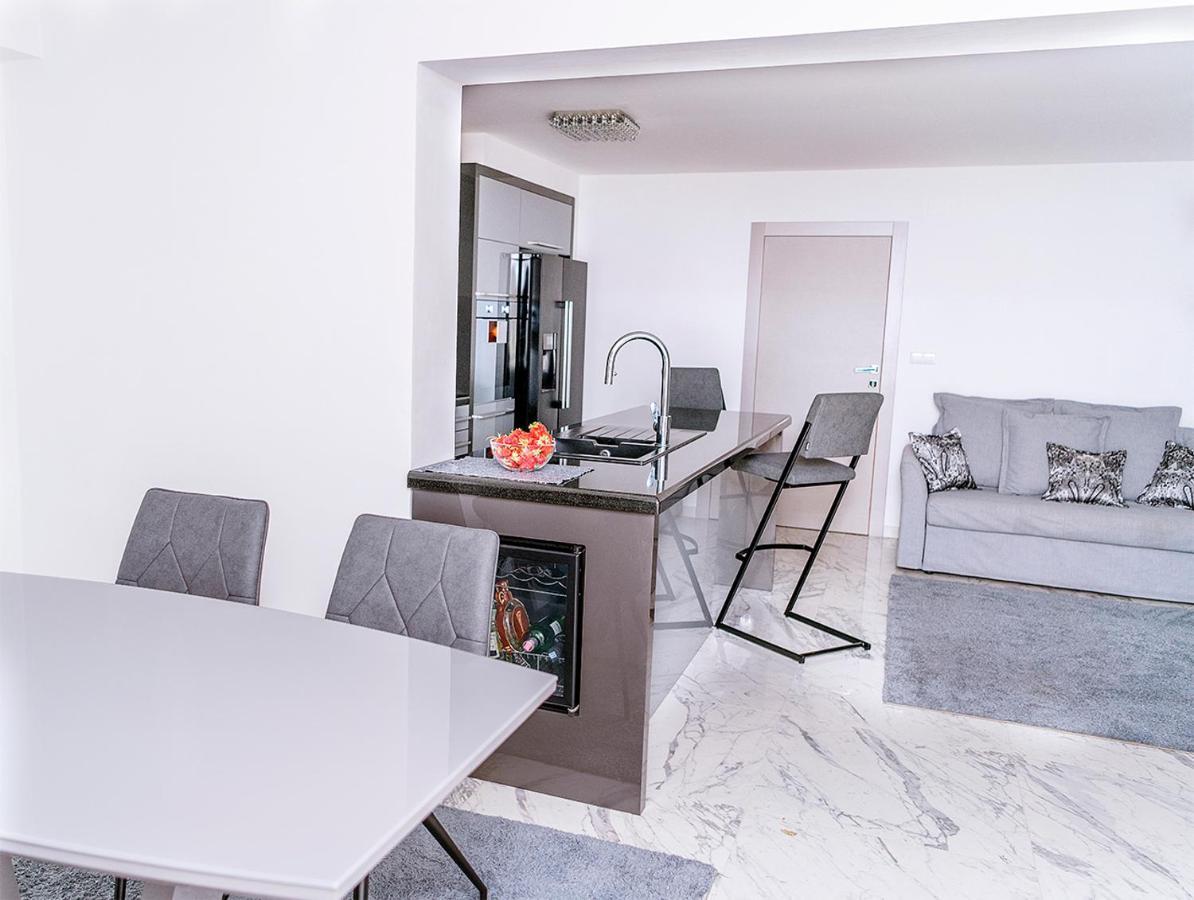 קרק Apartments Petra Krk מראה חיצוני תמונה