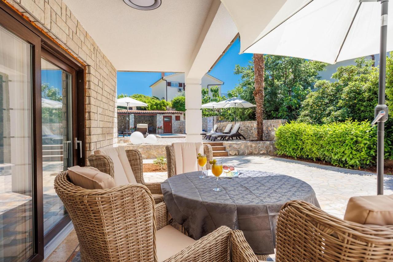 קרק Apartments Petra Krk מראה חיצוני תמונה