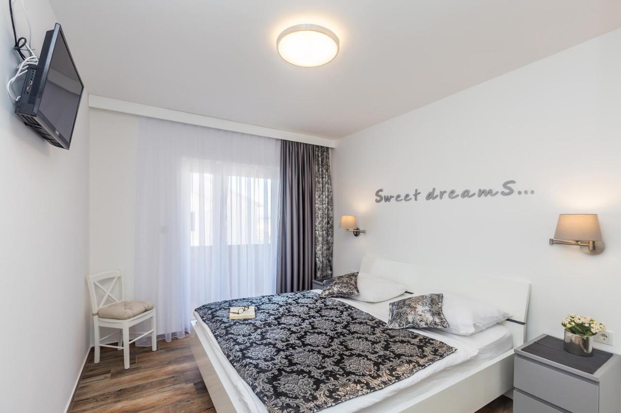קרק Apartments Petra Krk מראה חיצוני תמונה