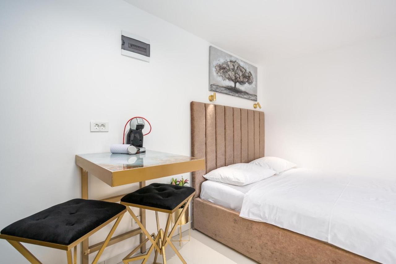 קרק Apartments Petra Krk מראה חיצוני תמונה
