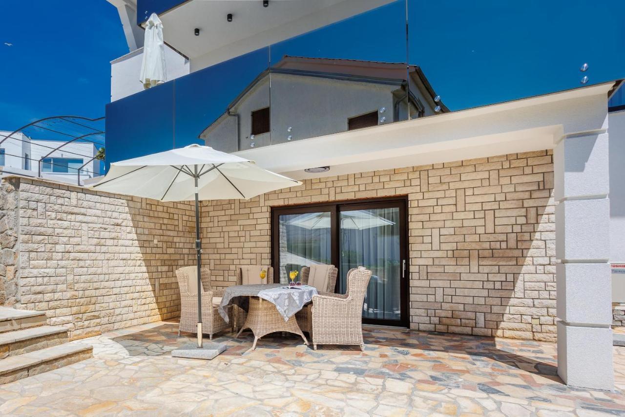 קרק Apartments Petra Krk מראה חיצוני תמונה