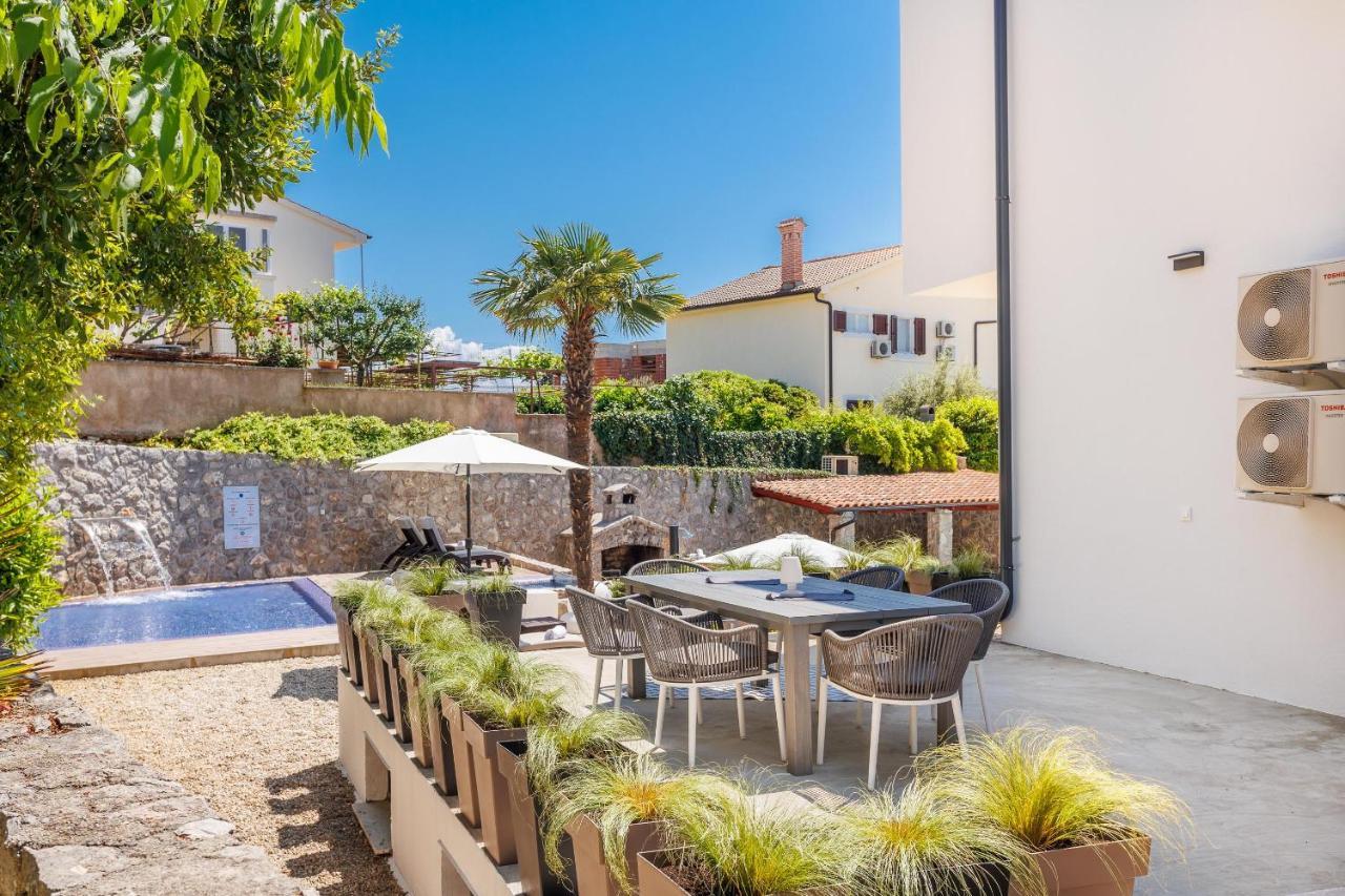 קרק Apartments Petra Krk מראה חיצוני תמונה