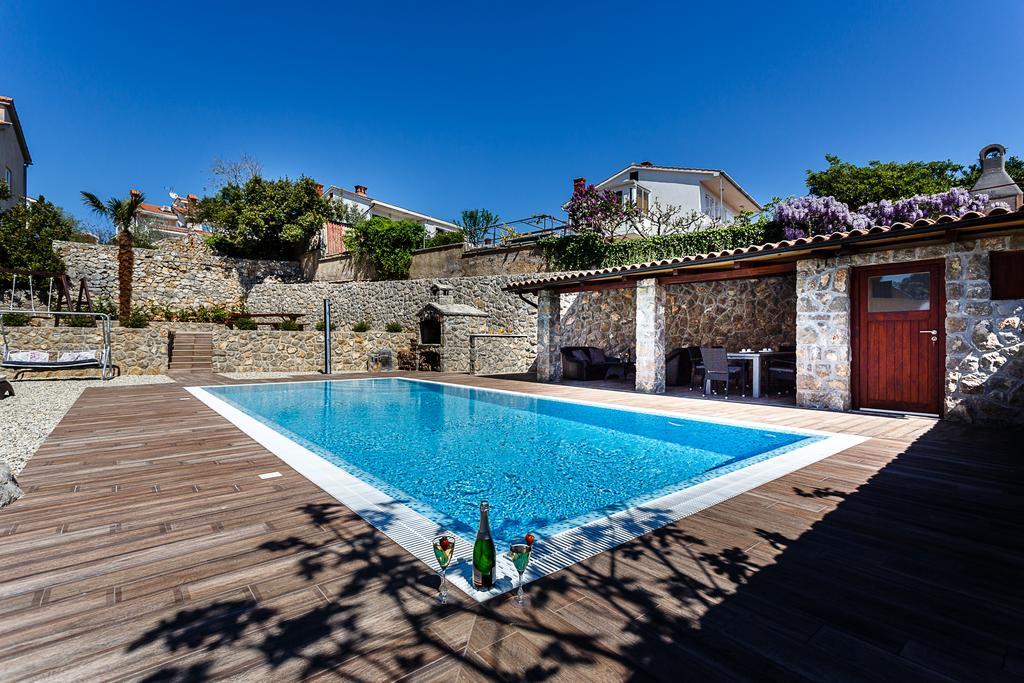 קרק Apartments Petra Krk מראה חיצוני תמונה