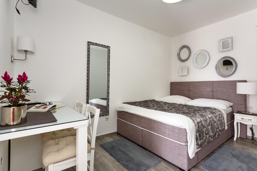 קרק Apartments Petra Krk מראה חיצוני תמונה