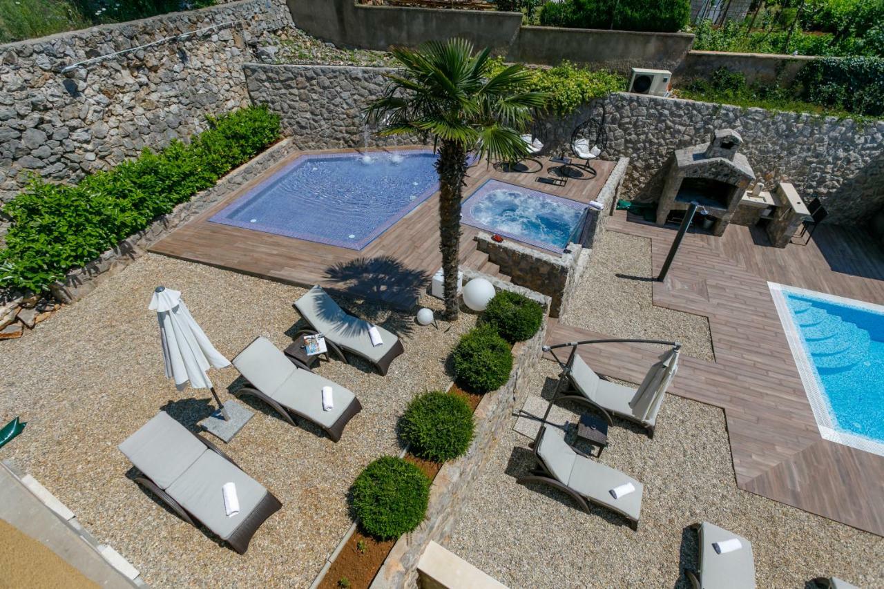 קרק Apartments Petra Krk מראה חיצוני תמונה